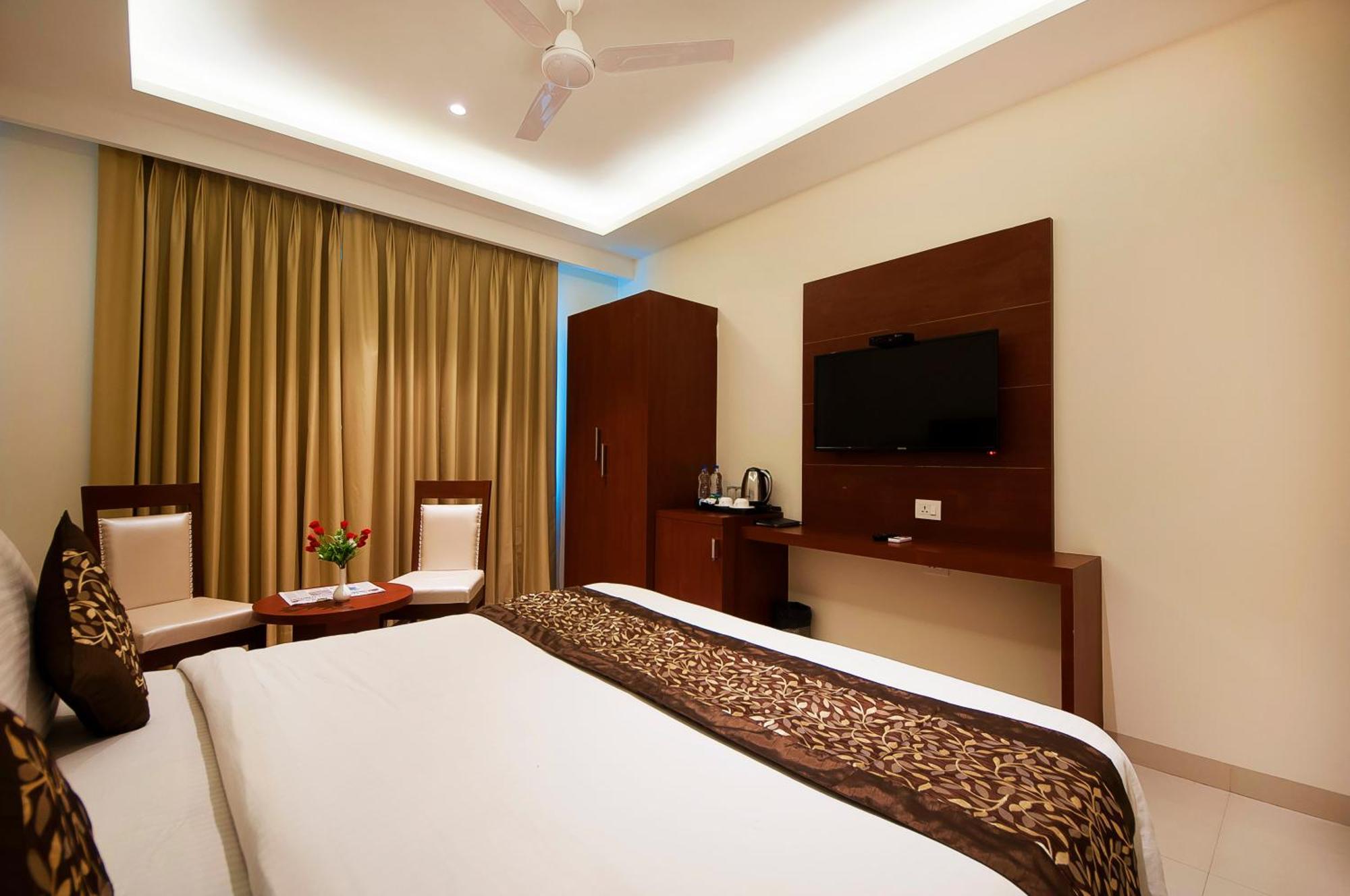 Hotel Z Suite-Near Delhi Airport 新德里 外观 照片