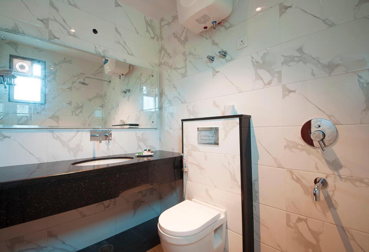Hotel Z Suite-Near Delhi Airport 新德里 外观 照片