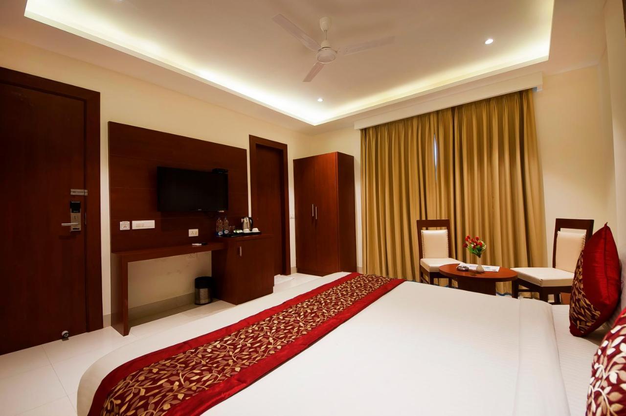 Hotel Z Suite-Near Delhi Airport 新德里 外观 照片
