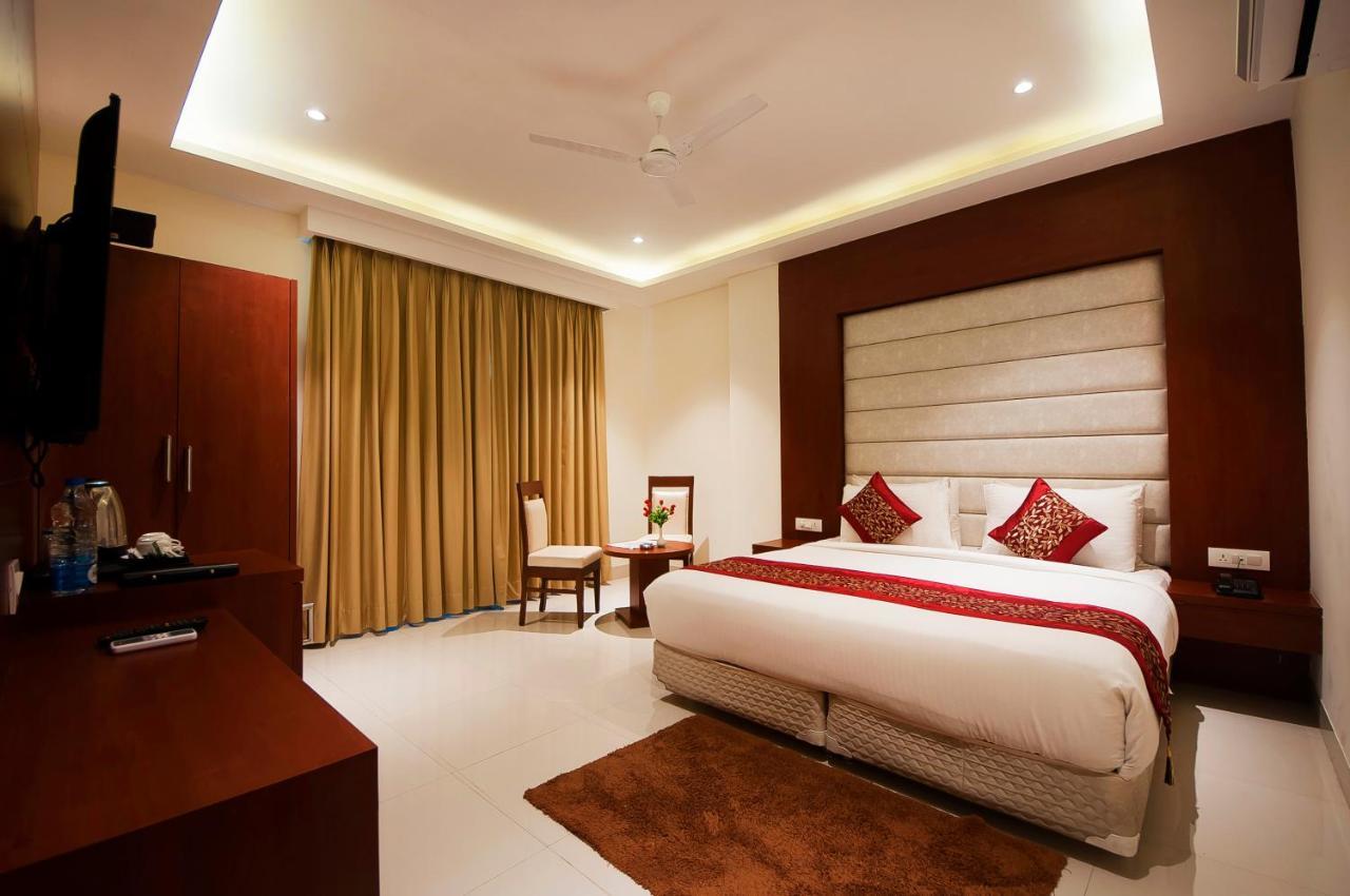 Hotel Z Suite-Near Delhi Airport 新德里 外观 照片